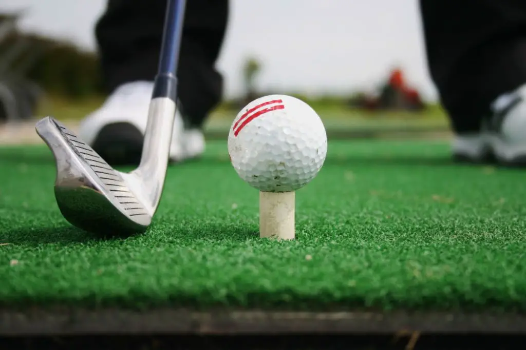 Golfer ready to hit a golf ball